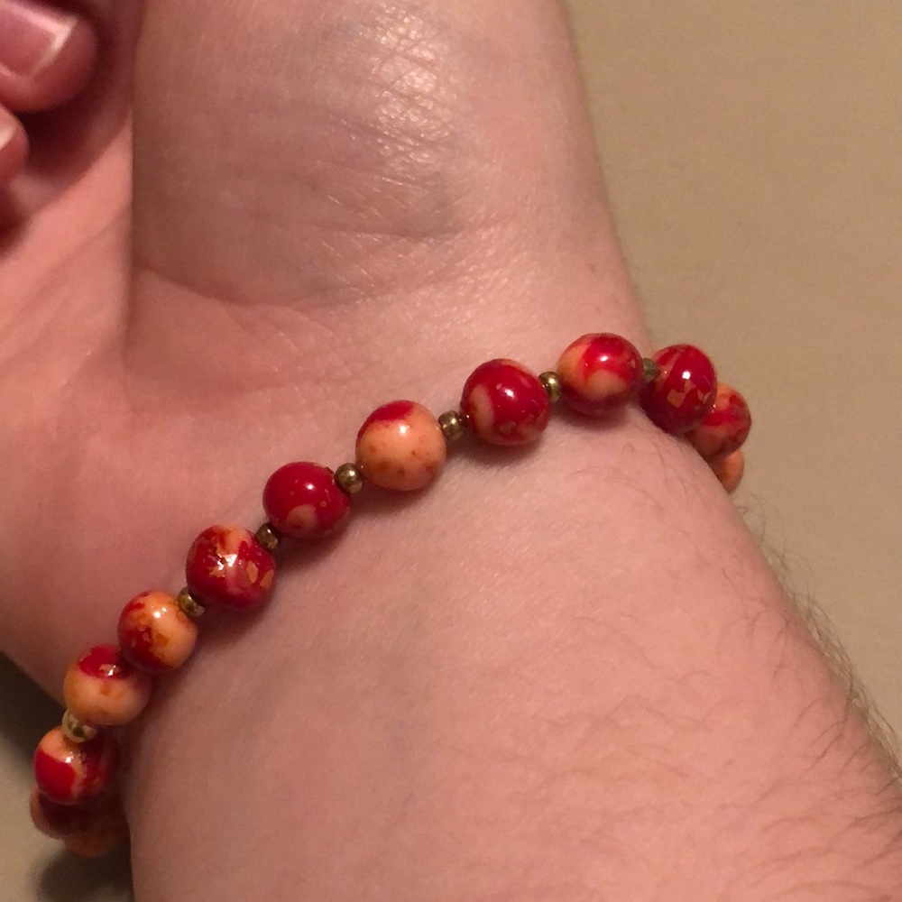 Red and Cream Beaded Bracelet - Picture 3 of 4